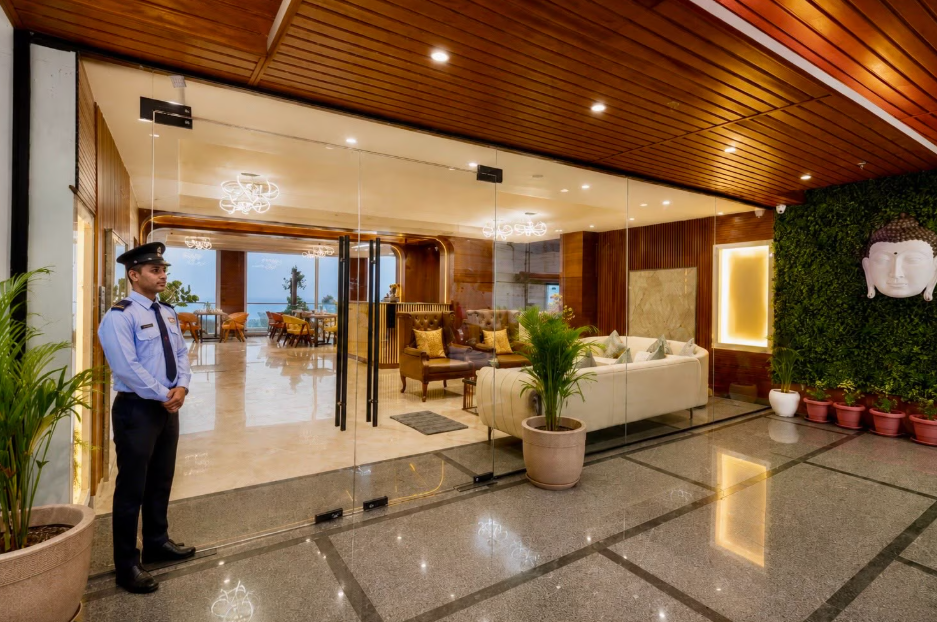 White Panda Hotels Divine Peak