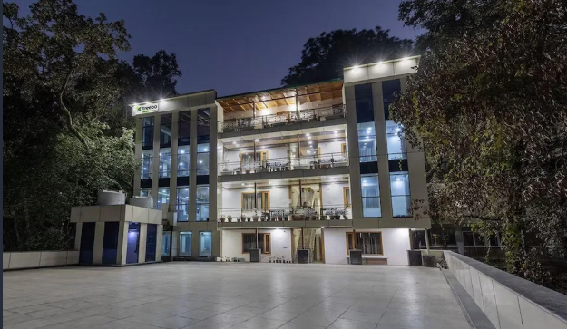 Hotel Olive Lake View By Royal Stay Hotels